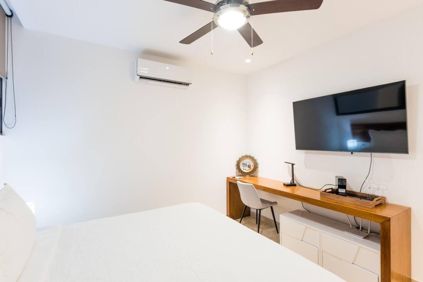Private In The Heart Of Playa, Ipana *